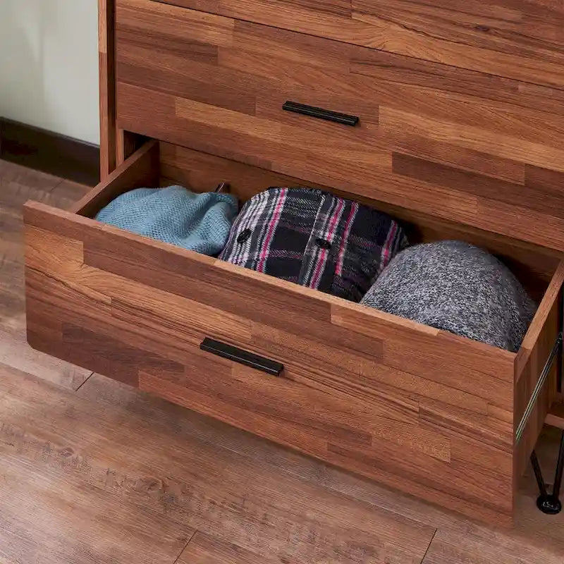 Commode 5 tiroirs en noyer avec poignées métalliques et cadre en MDF