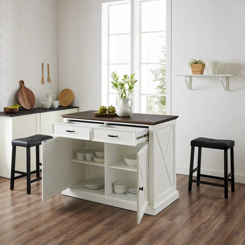 Îlot de cuisine avec tabourets de bar, comptoir en faux bois et étagères réglables