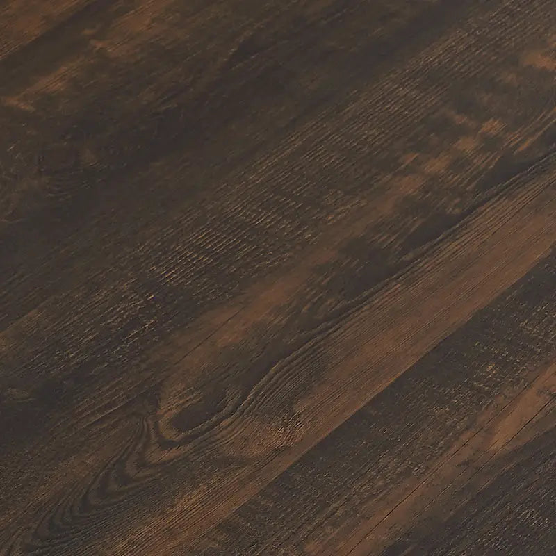 Îlot de cuisine avec tabourets de bar, comptoir en faux bois et étagères réglables