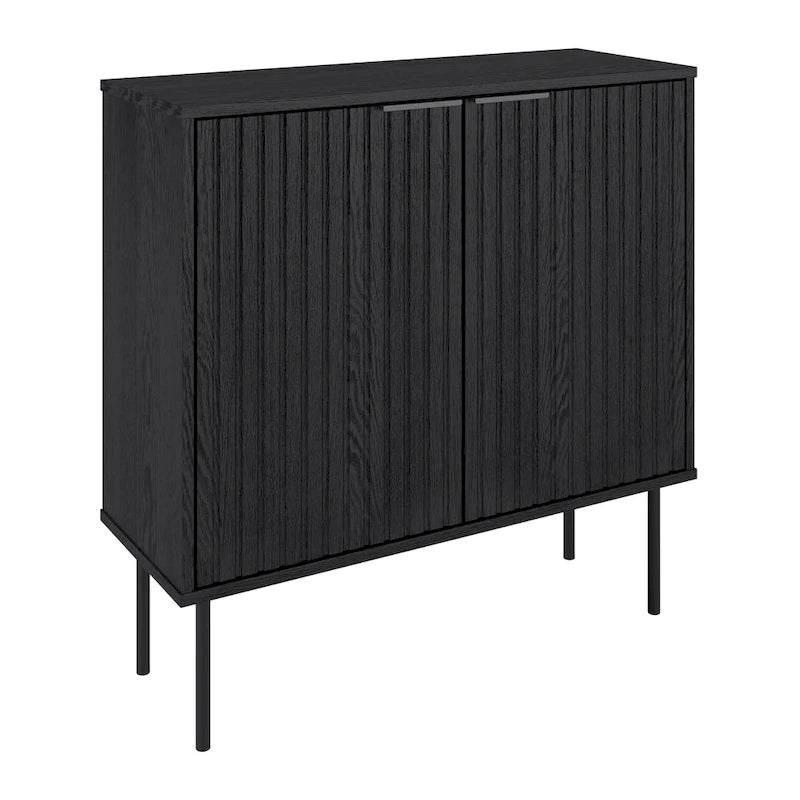 Meuble buffet 2 portes avec motif cannelé et pieds en métal noir